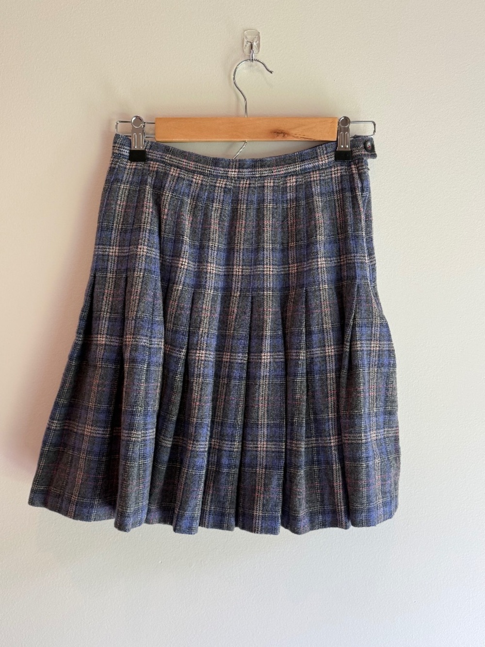Vintage Pendleton Plaid Wool Skirt | Best fits size 4